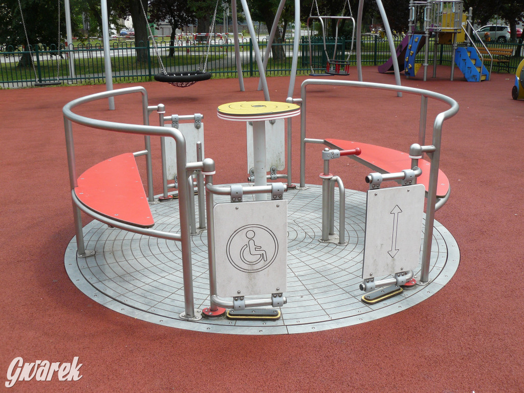 Place zabaw. Na który stawiacie?