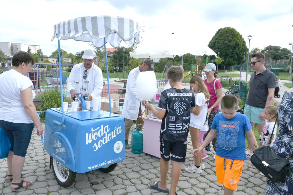 Czystsza Szarlejka, mikroskop i woda z saturatora