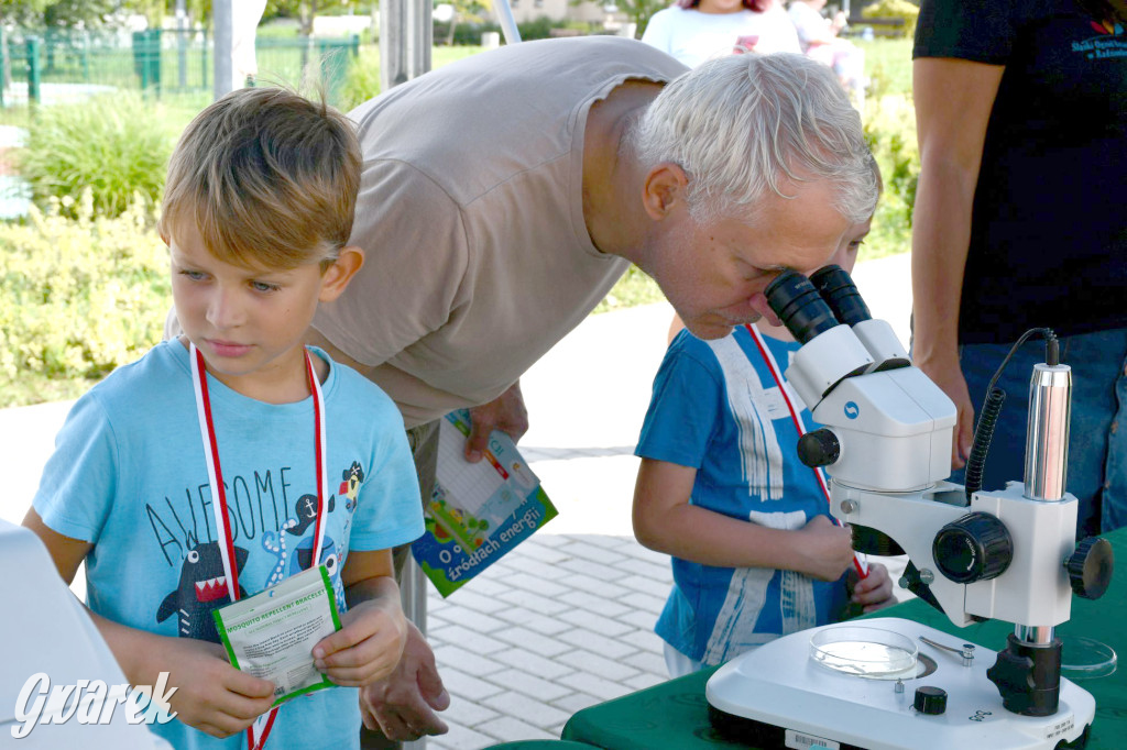 Czystsza Szarlejka, mikroskop i woda z saturatora