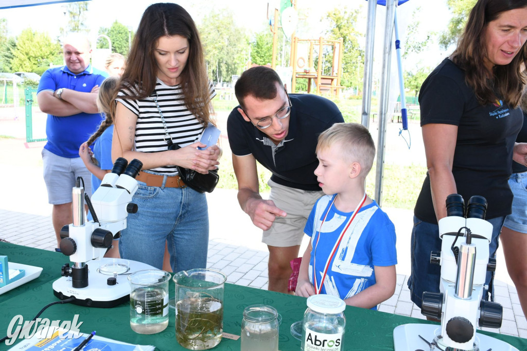 Czystsza Szarlejka, mikroskop i woda z saturatora
