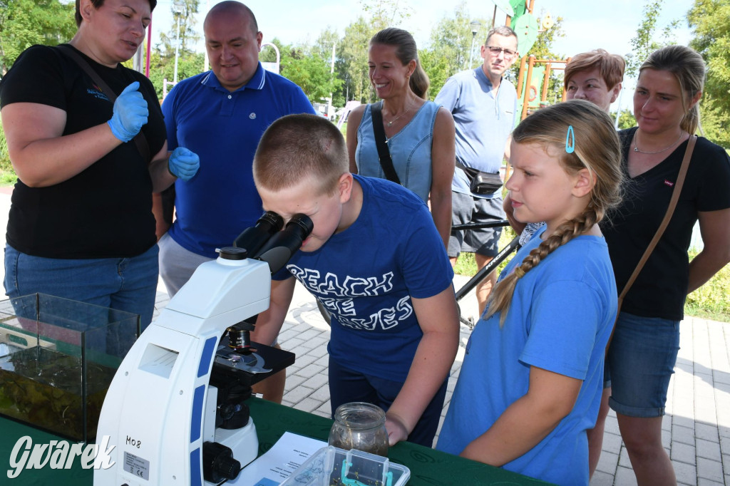 Czystsza Szarlejka, mikroskop i woda z saturatora