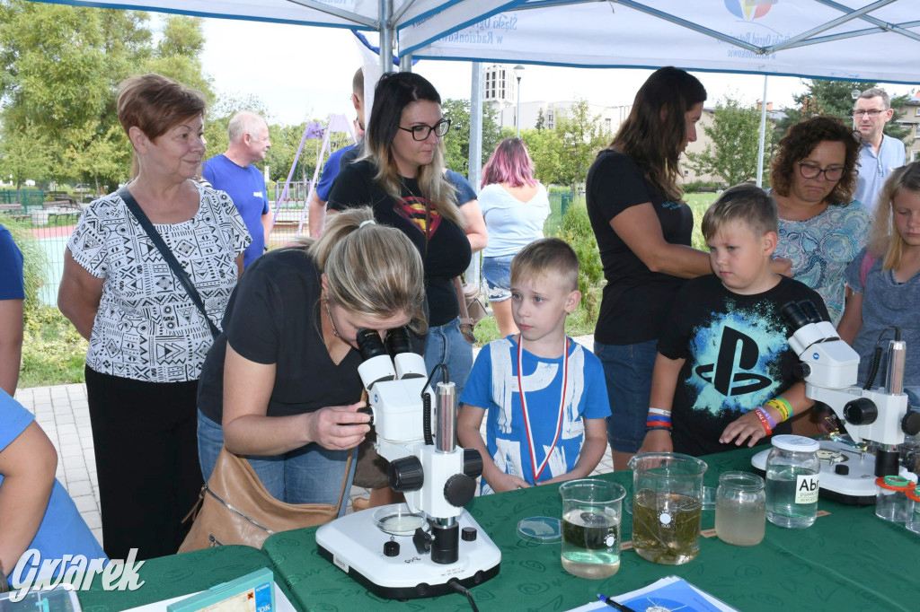 Czystsza Szarlejka, mikroskop i woda z saturatora