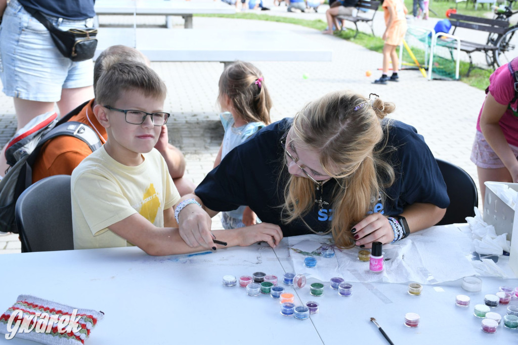 Czystsza Szarlejka, mikroskop i woda z saturatora