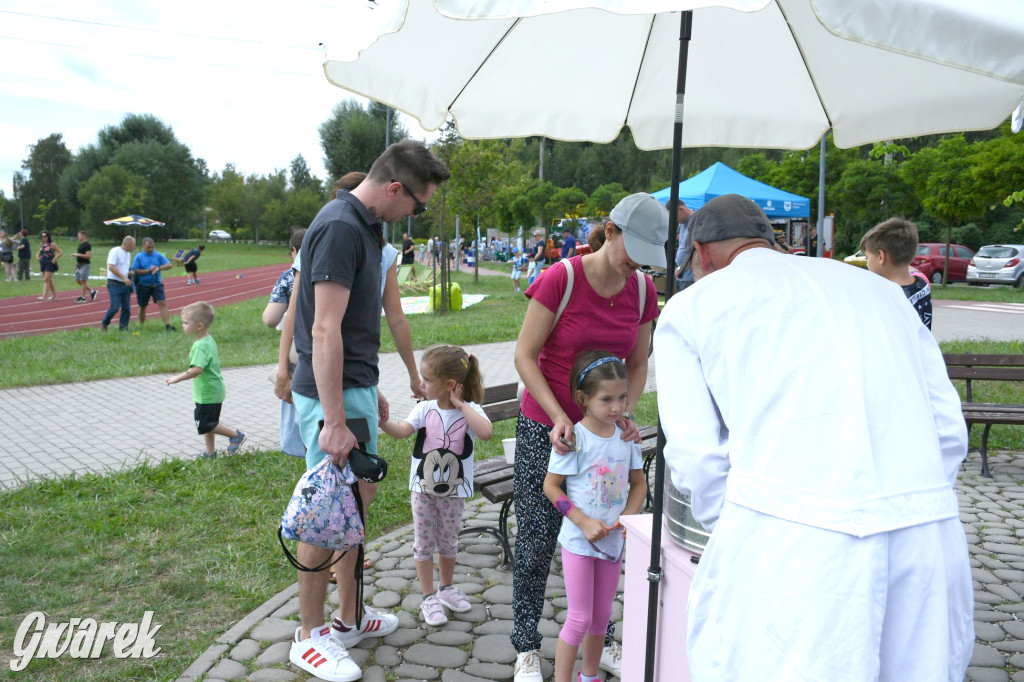 Czystsza Szarlejka, mikroskop i woda z saturatora