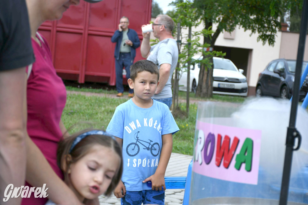 Czystsza Szarlejka, mikroskop i woda z saturatora