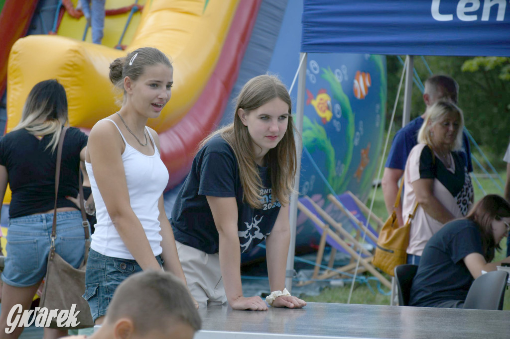 Czystsza Szarlejka, mikroskop i woda z saturatora