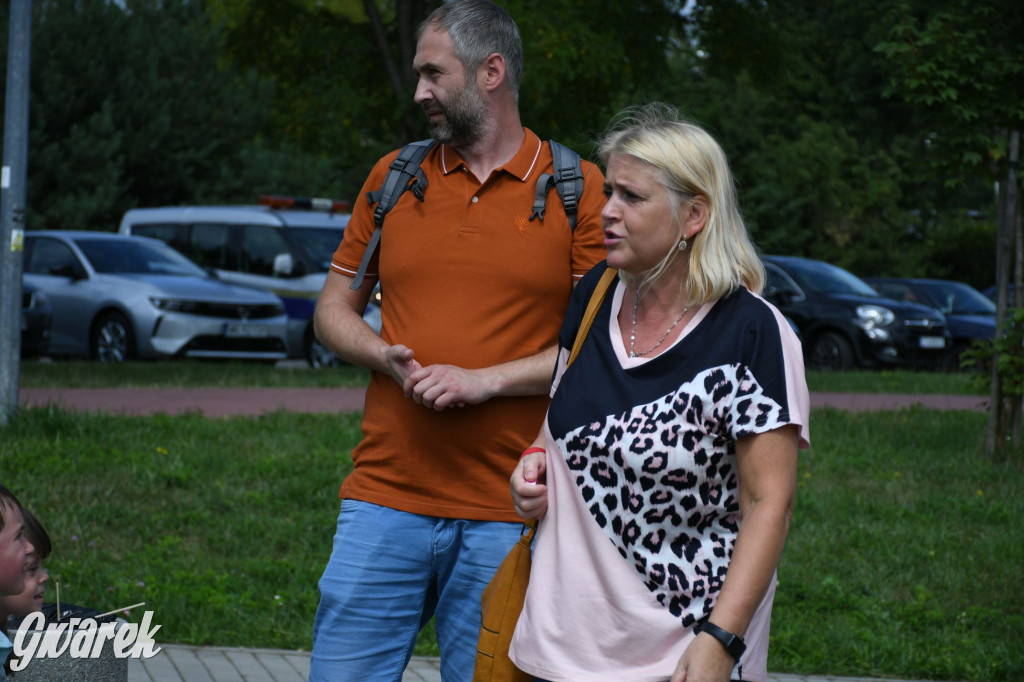 Czystsza Szarlejka, mikroskop i woda z saturatora