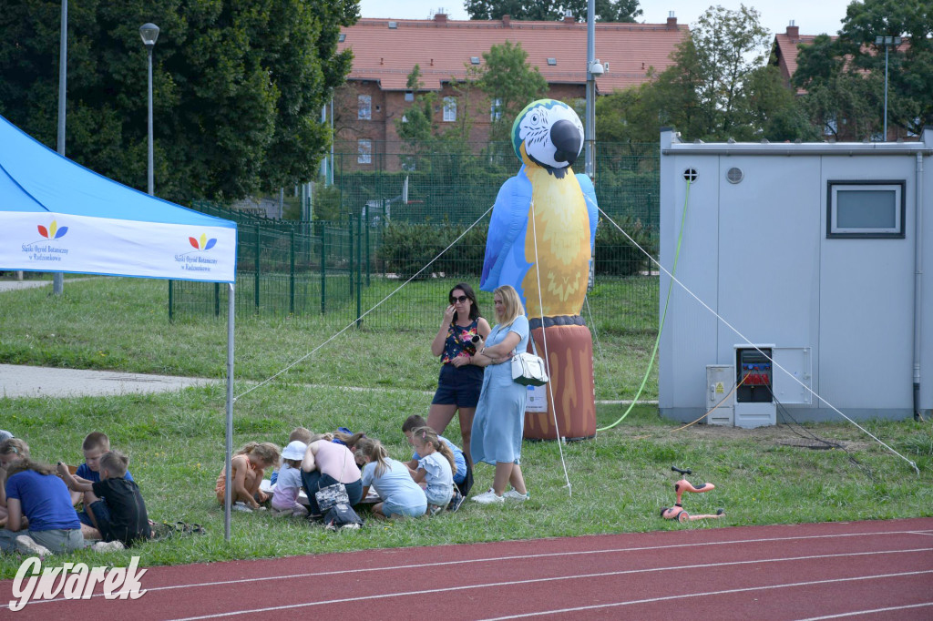 Czystsza Szarlejka, mikroskop i woda z saturatora