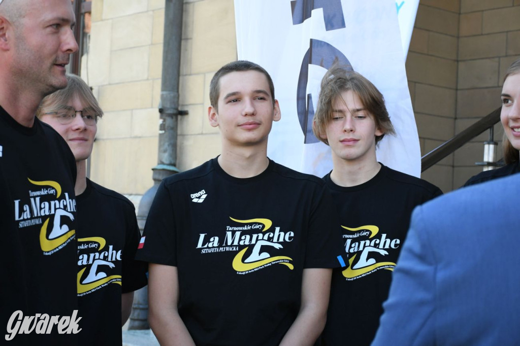 Jadą do Anglii przepłynąć kanał La Manche [FOTO]