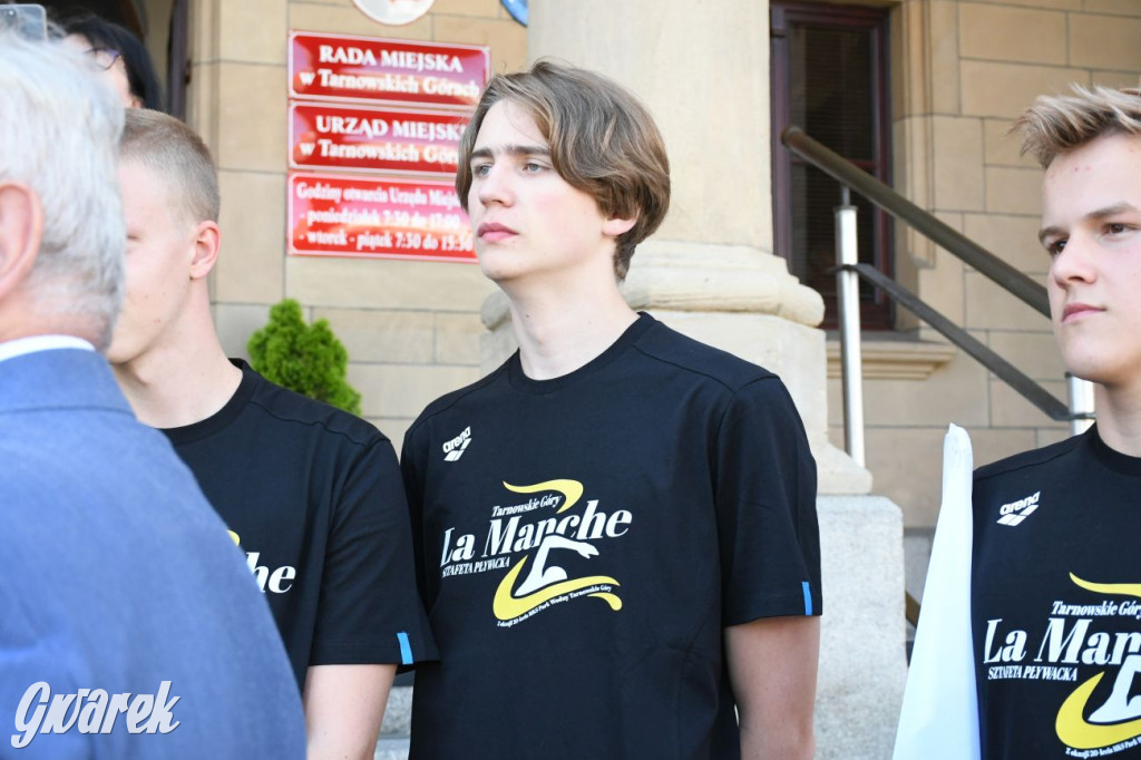 Jadą do Anglii przepłynąć kanał La Manche [FOTO]