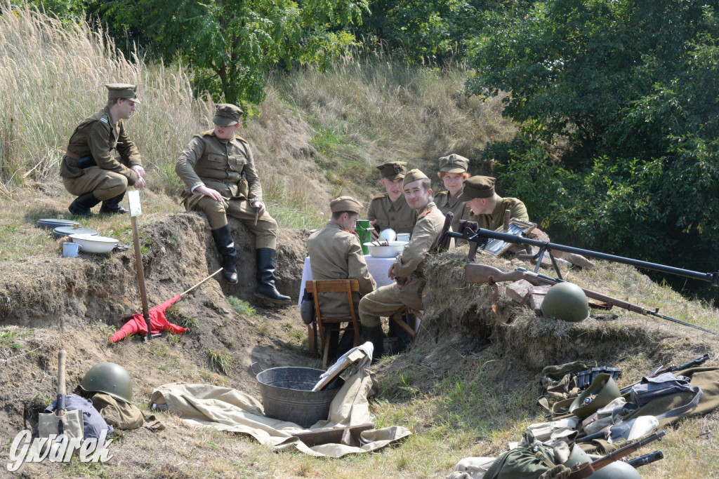 Święto Wojska Polskiego w schronie bojowym w Dobieszowicach