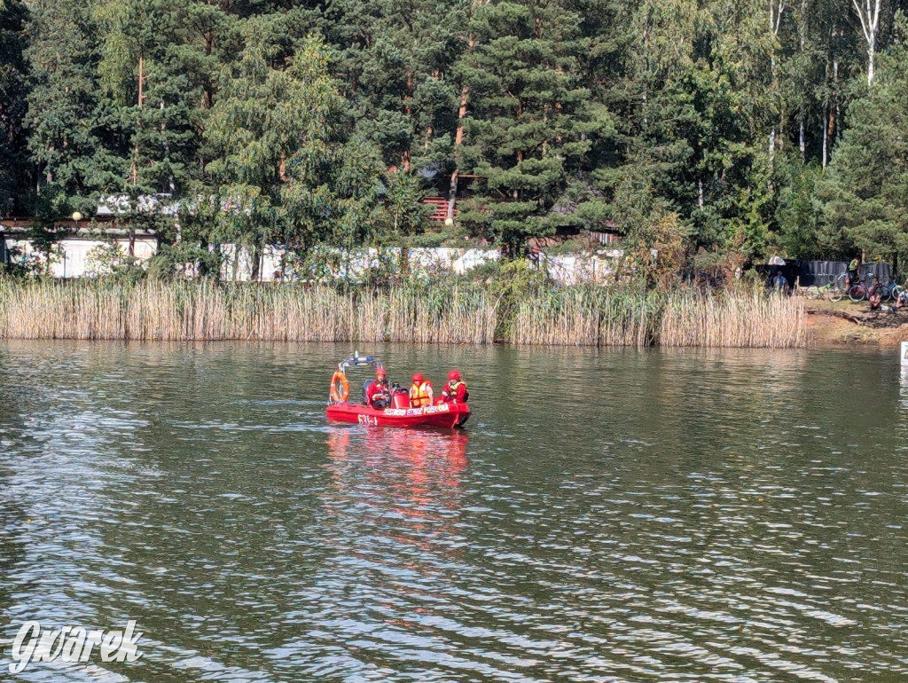 Poszukiwania kobiety nad zalewem Nakło-Chechło