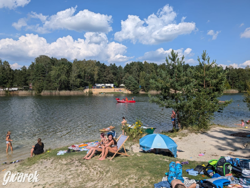 Poszukiwania kobiety nad zalewem Nakło-Chechło