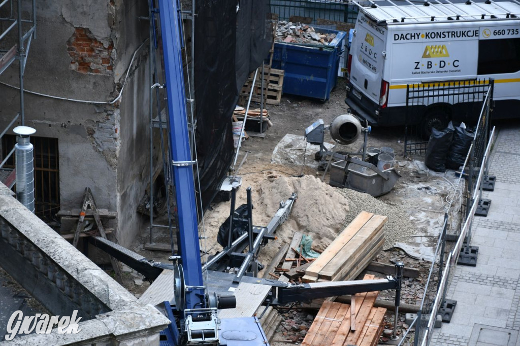 Remont dachu kamienicy pod aniołem z góry [FOTO]