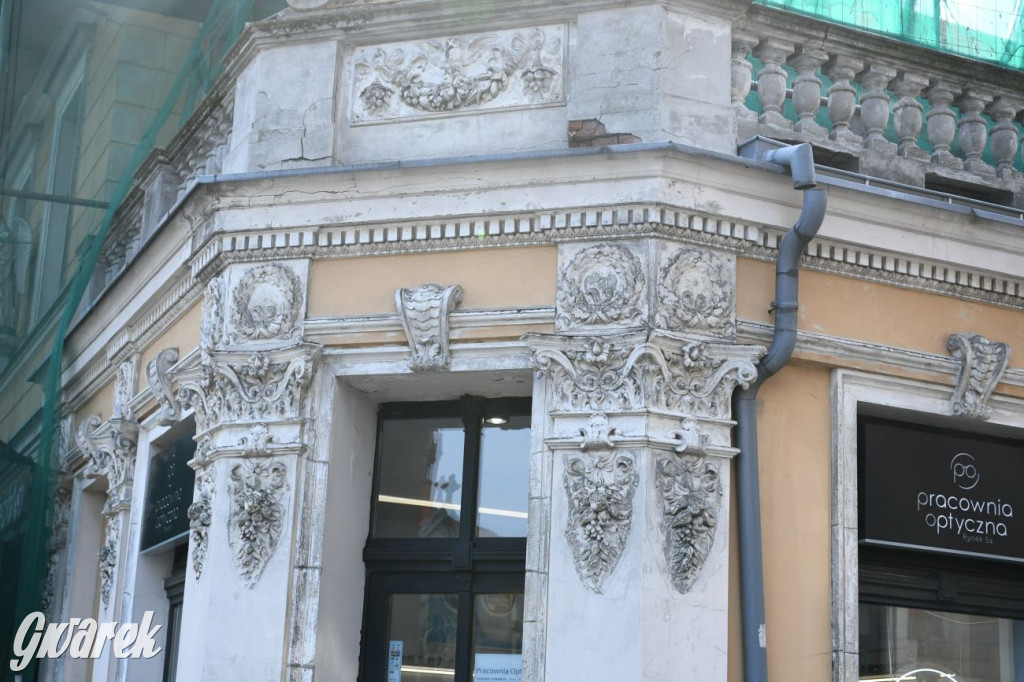 Remont dachu kamienicy pod aniołem z góry [FOTO]