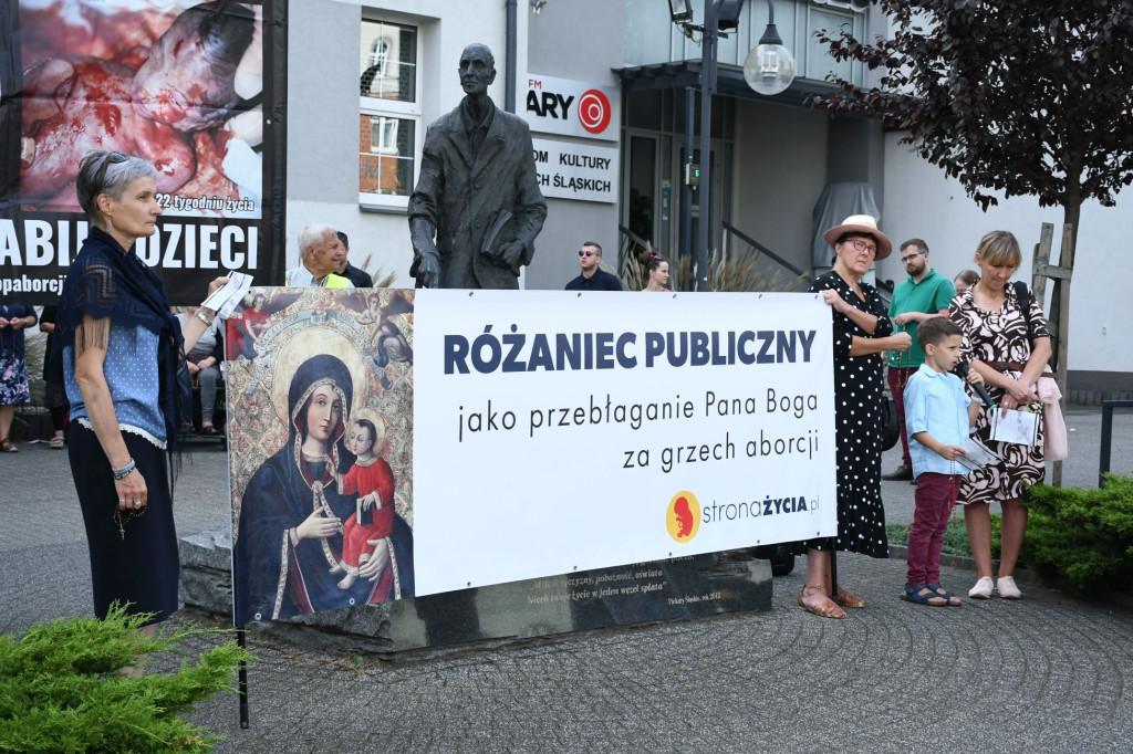 Modlitwa różańcowa ruchu antyaborcyjnego [GALERIA]