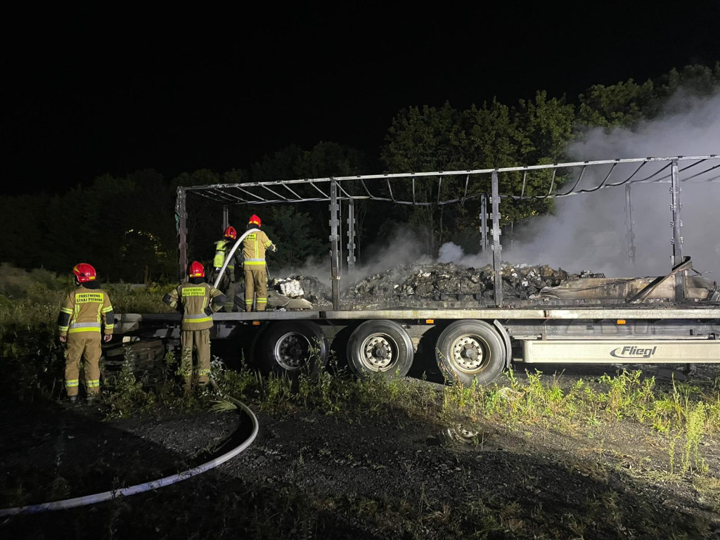 Bobrowniki Śląskie. Spłonęły naczepy. Podpalenie?