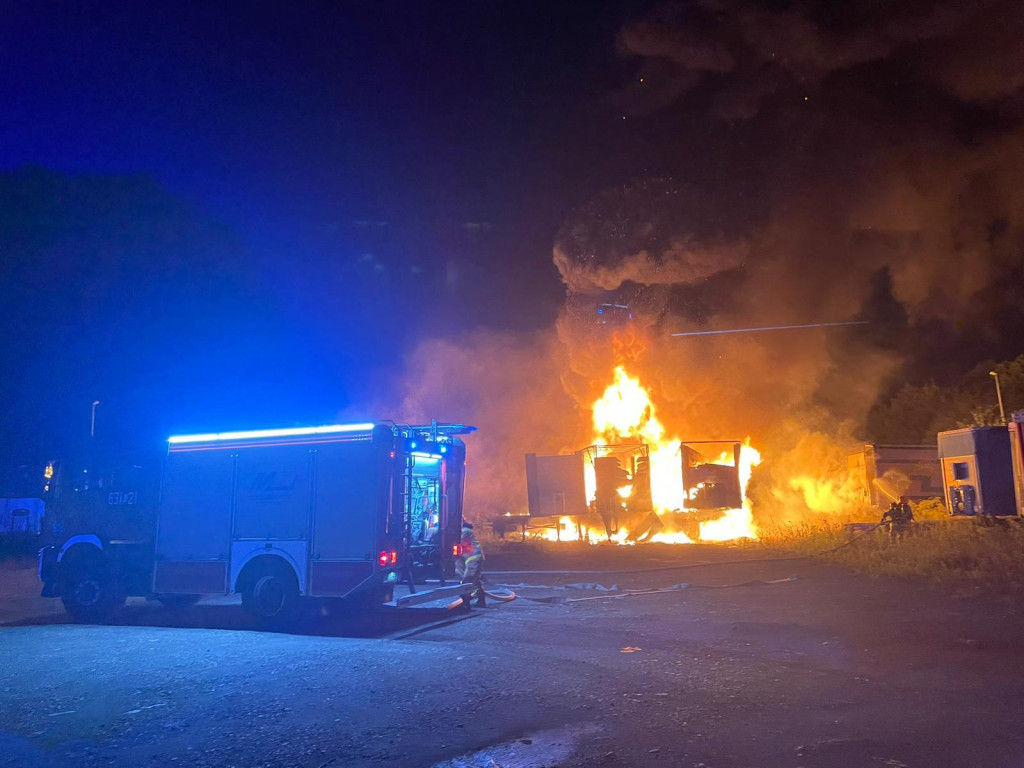 Bobrowniki Śląskie. Spłonęły naczepy. Podpalenie?