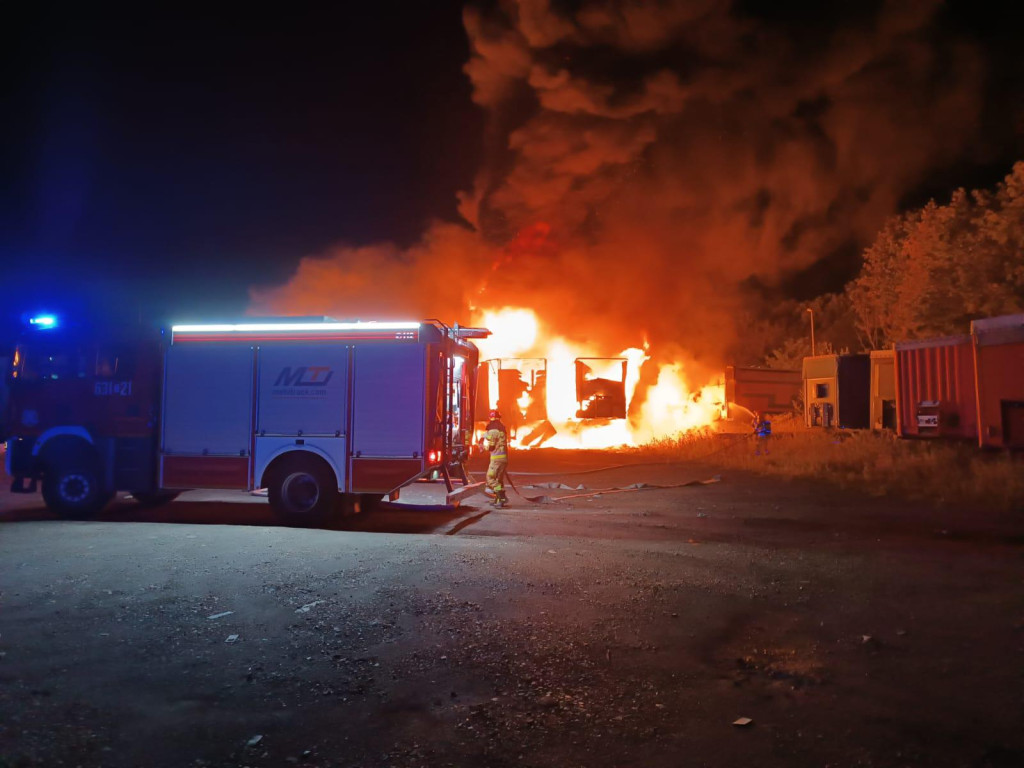 Bobrowniki Śląskie. Spłonęły naczepy. Podpalenie?