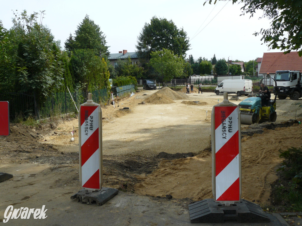 Tarnowskie Góry. Budują łącznik i miejsca postojowe