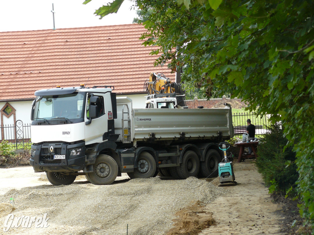 Tarnowskie Góry. Budują łącznik i miejsca postojowe