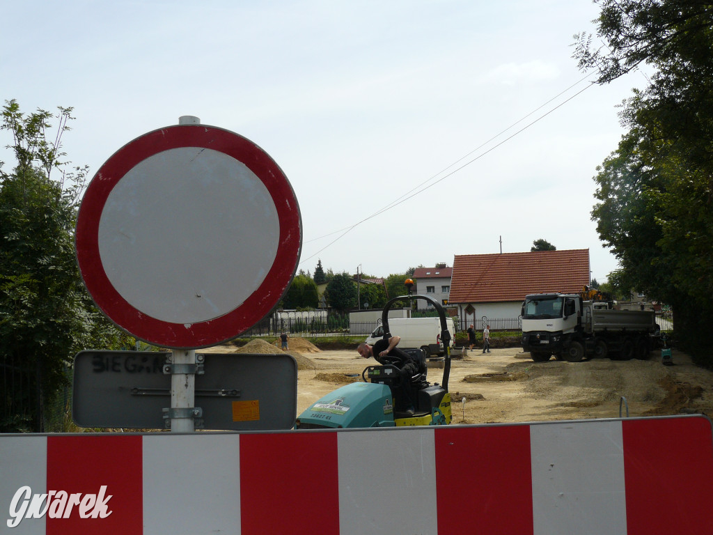 Tarnowskie Góry. Budują łącznik i miejsca postojowe