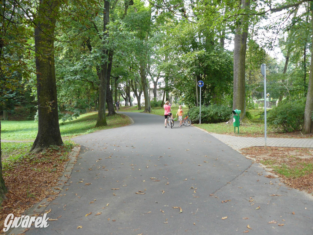 Tarnowskie Góry. Spacer po parku Miejskim [ZDJĘCIA]