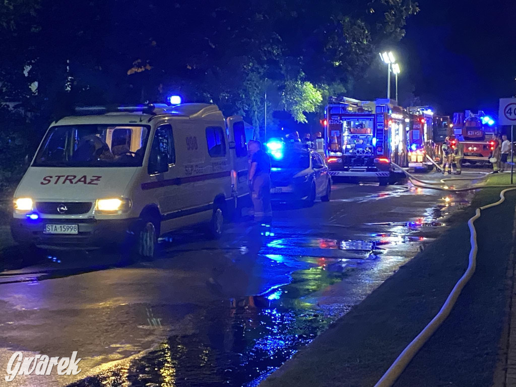 Tarnowskie Góry. Magazyn w płomieniach