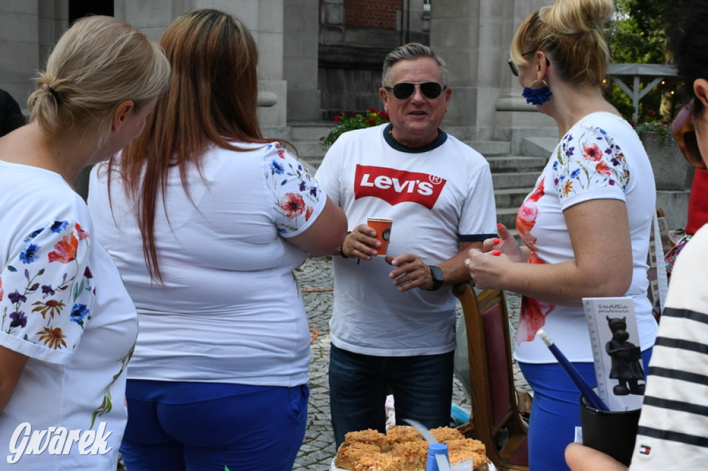 Dożynki i święto kołocza. Ciasto pyszne, Krzysztof Hanke też tak uważa