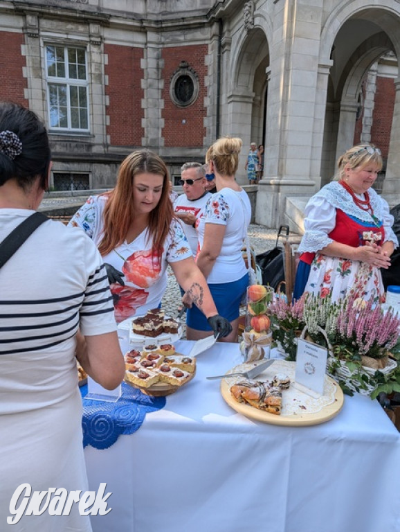 Dożynki i święto kołocza. Ciasto pyszne, Krzysztof Hanke też tak uważa