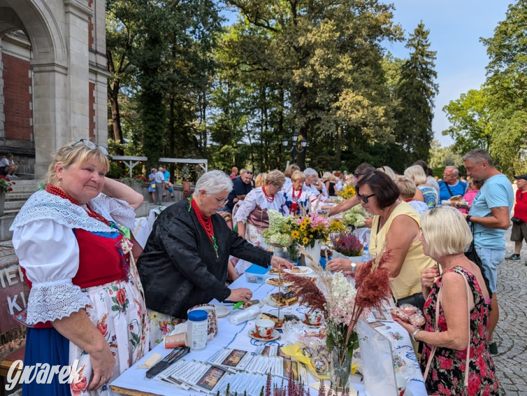 Dożynki i święto kołocza. Ciasto pyszne, Krzysztof Hanke też tak uważa