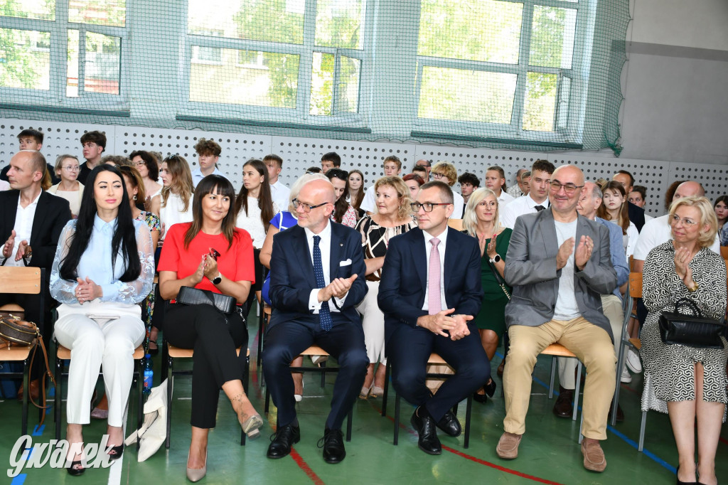 Tarnowskie Góry. Rozpoczęcie roku szkolnego [FOTO]