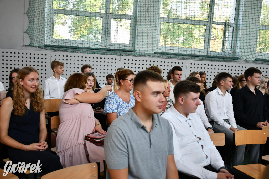 Tarnowskie Góry. Rozpoczęcie roku szkolnego [FOTO]