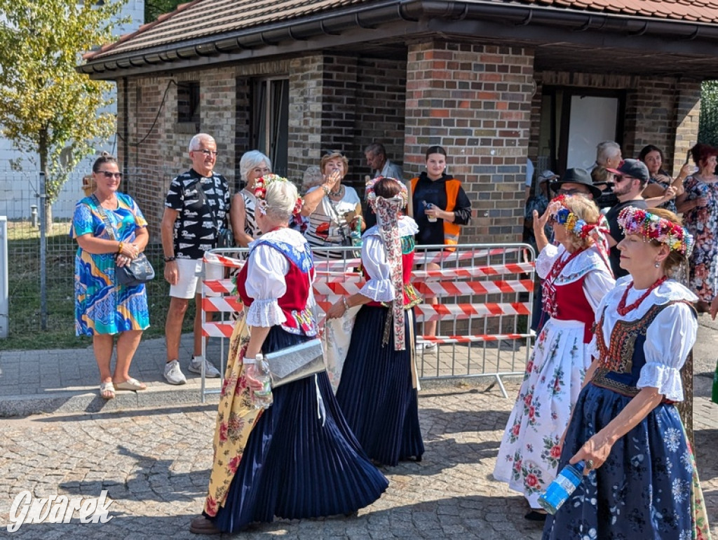 Bili rekord. Miało być 770 osób w śląskich strojach