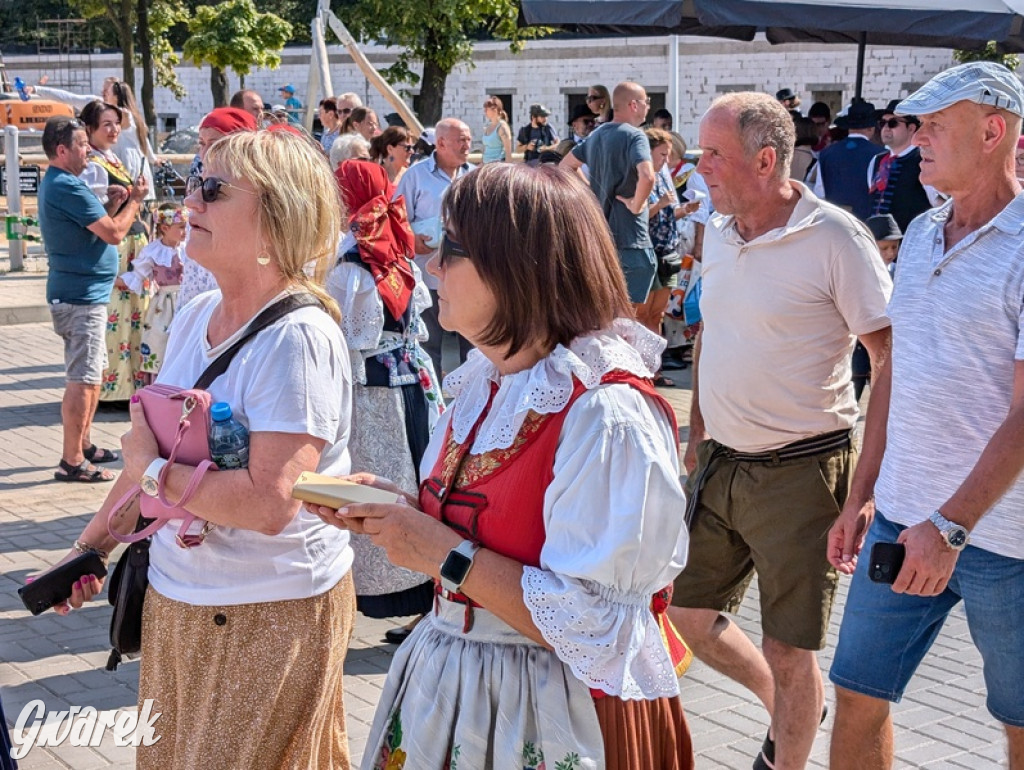 Bili rekord. Miało być 770 osób w śląskich strojach