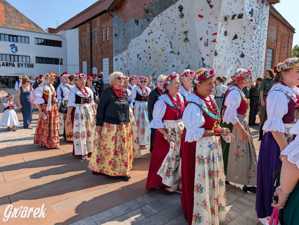 Bili rekord. Miało być 770 osób w śląskich strojach