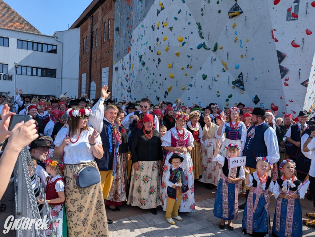 Bili rekord. Miało być 770 osób w śląskich strojach