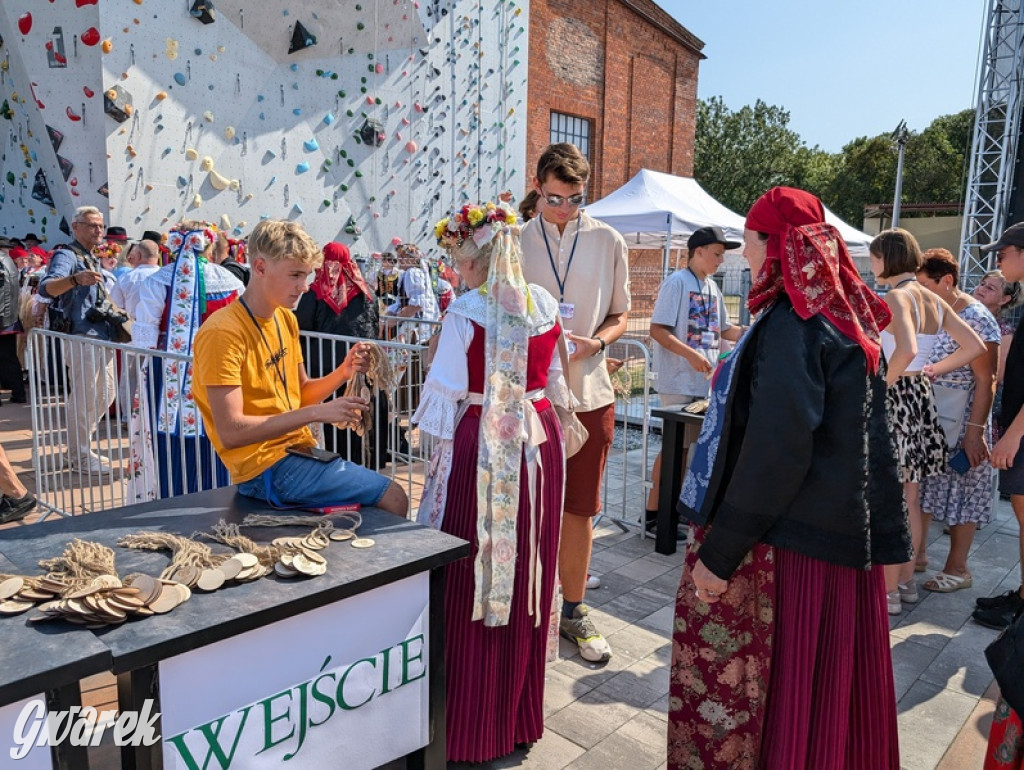 Bili rekord. Miało być 770 osób w śląskich strojach