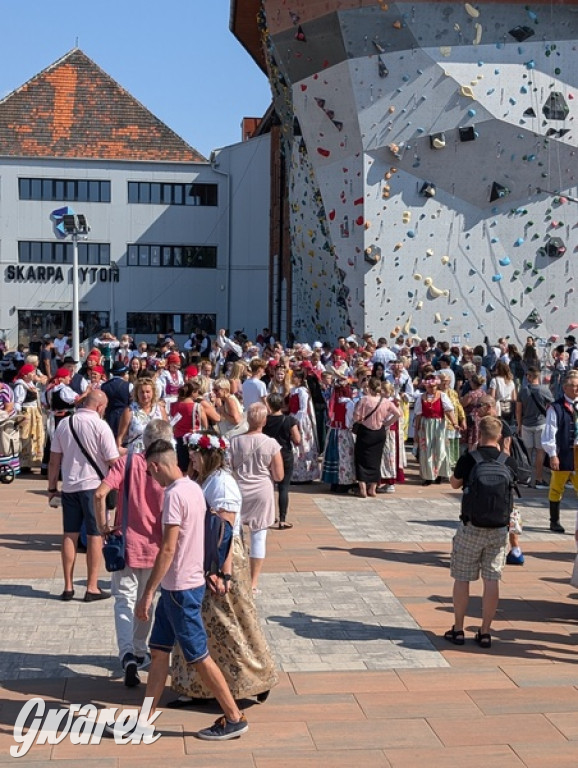 Bili rekord. Miało być 770 osób w śląskich strojach