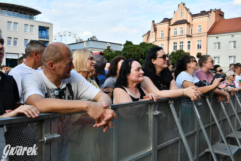 Anna Jurksztowicz, 300 chórzystów i publiczność