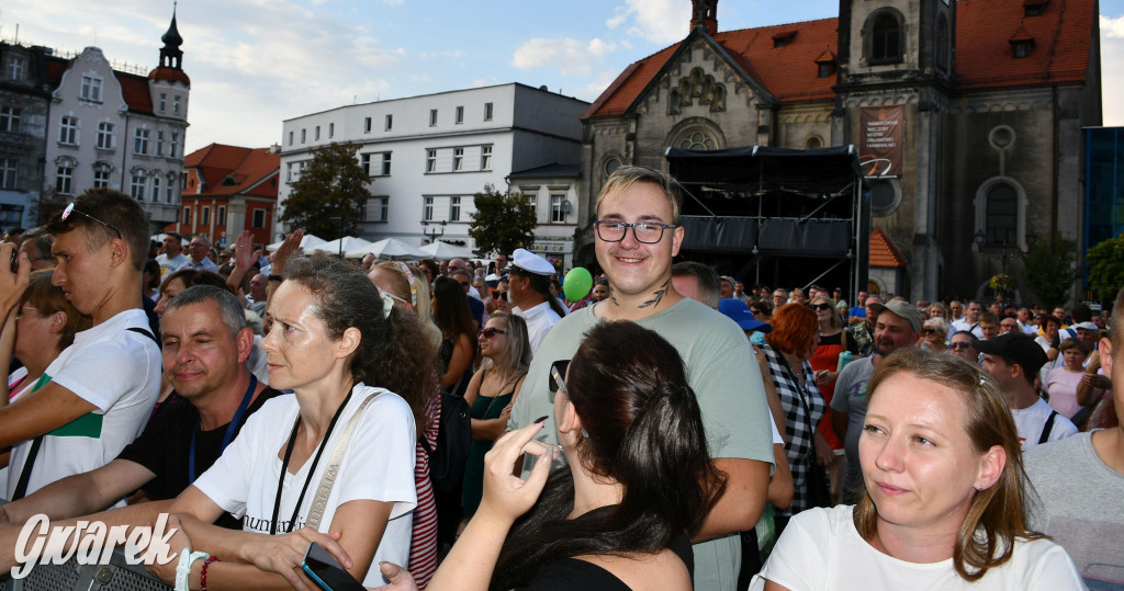 Anna Jurksztowicz, 300 chórzystów i publiczność