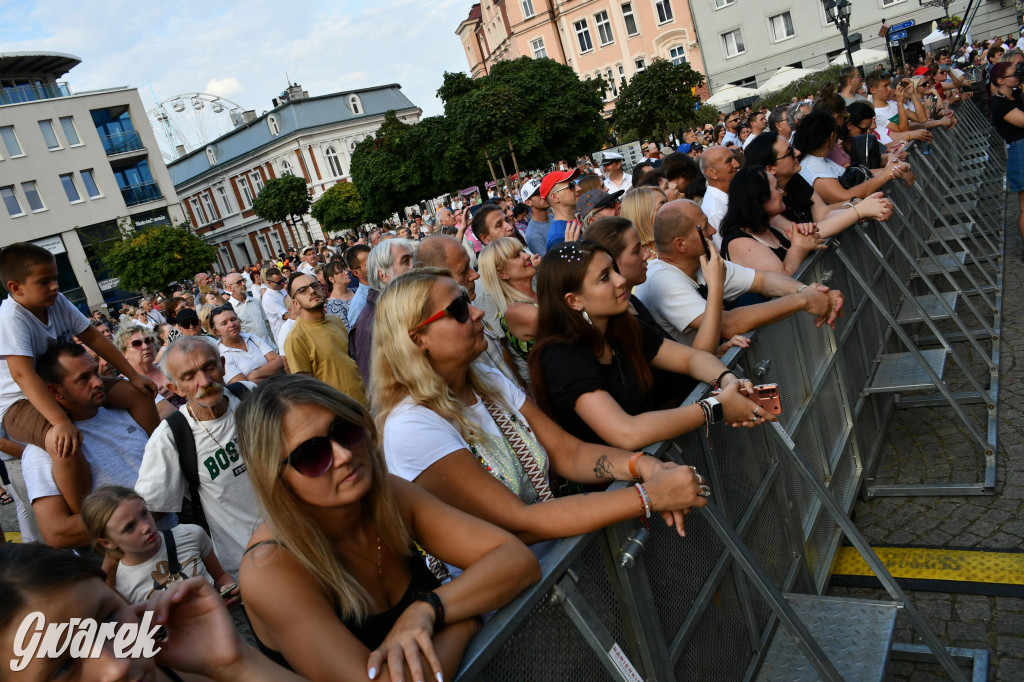 Anna Jurksztowicz, 300 chórzystów i publiczność