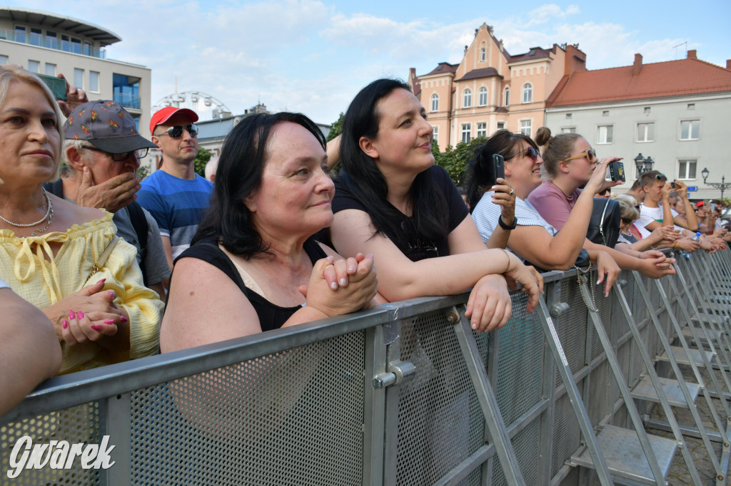 Anna Jurksztowicz, 300 chórzystów i publiczność