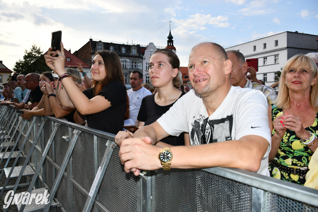 Anna Jurksztowicz, 300 chórzystów i publiczność