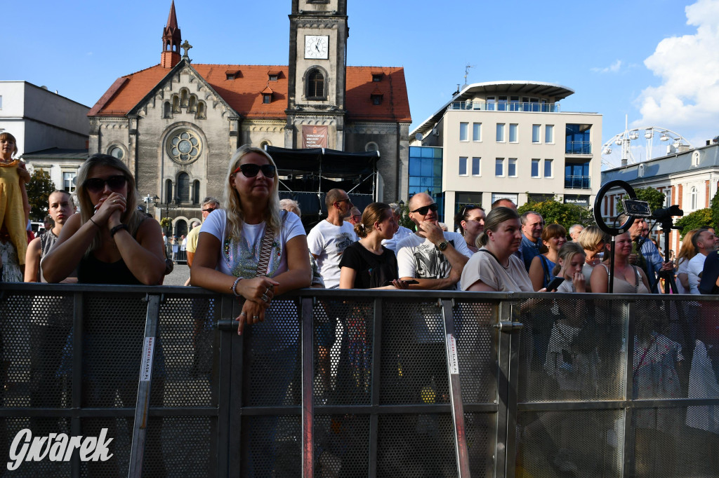 Anna Jurksztowicz, 300 chórzystów i publiczność