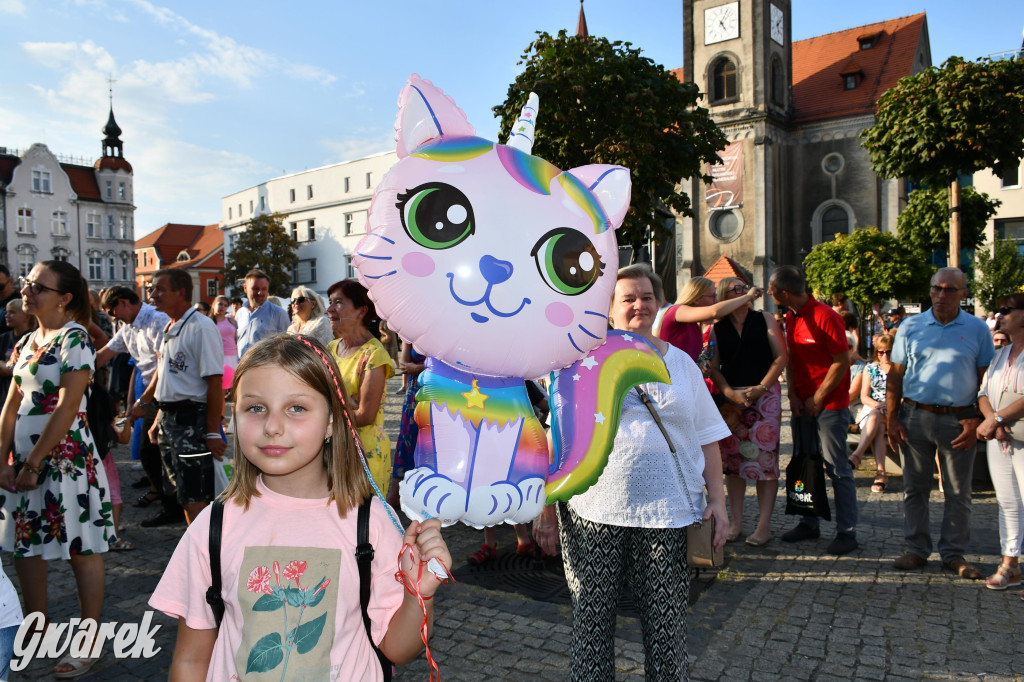 Anna Jurksztowicz, 300 chórzystów i publiczność