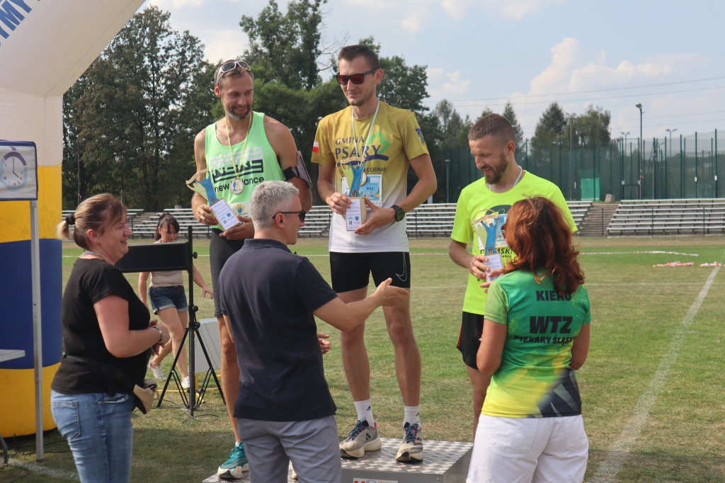 Biegli i zebrali dla ośrodka 12 tys. zł [FOTO]