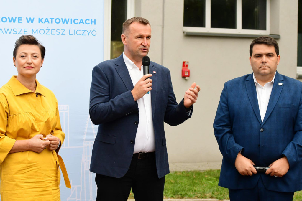 Tarnowskie Góry, Radzionków. Nowe karetki [FOTO]