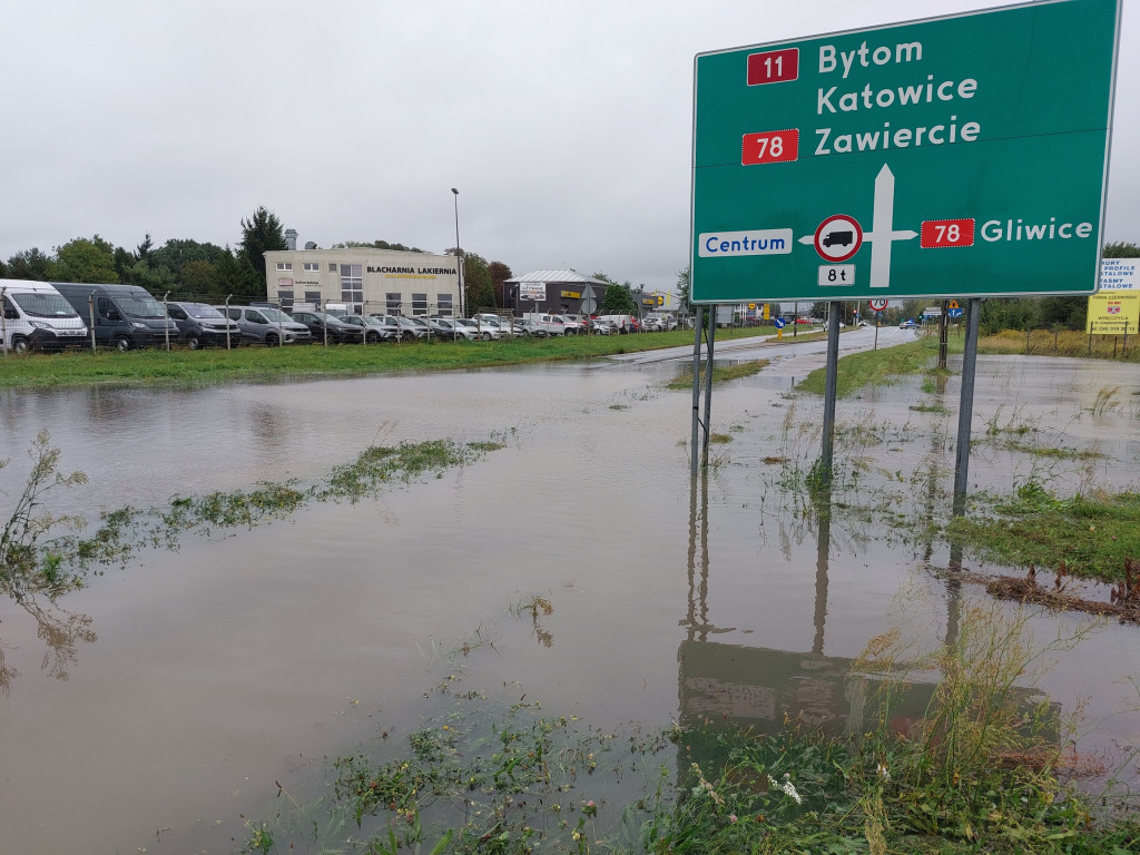 Tarnowskie Góry. Walka z żywiołem trwa [ZDJĘCIA]