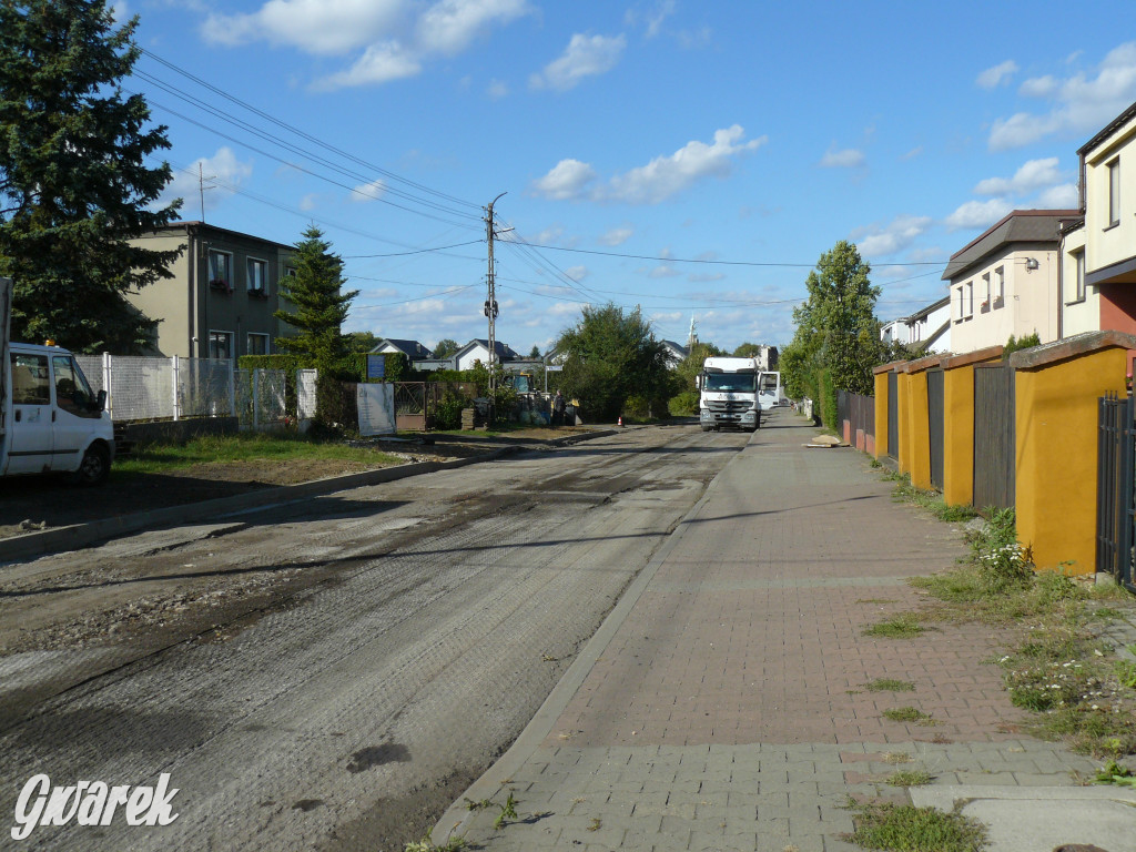 Tarnowskie Góry. Drogowcy na ul. Górniczej [FOTO]